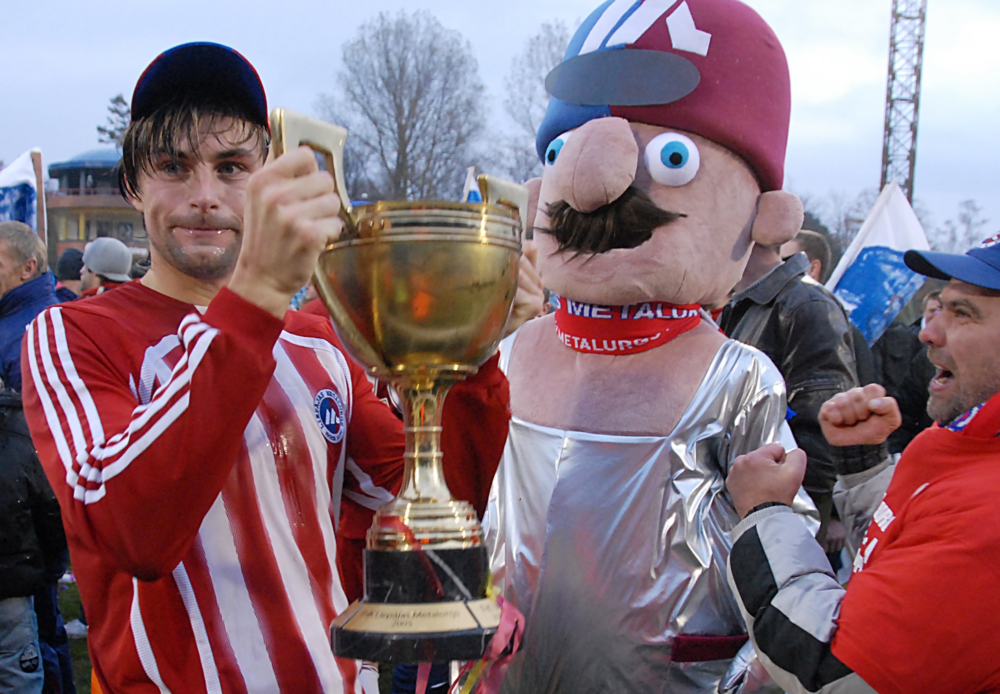 Ieskats sporta vēsturē: Latvijas zelts, talismans Mario un saplīsusī halle