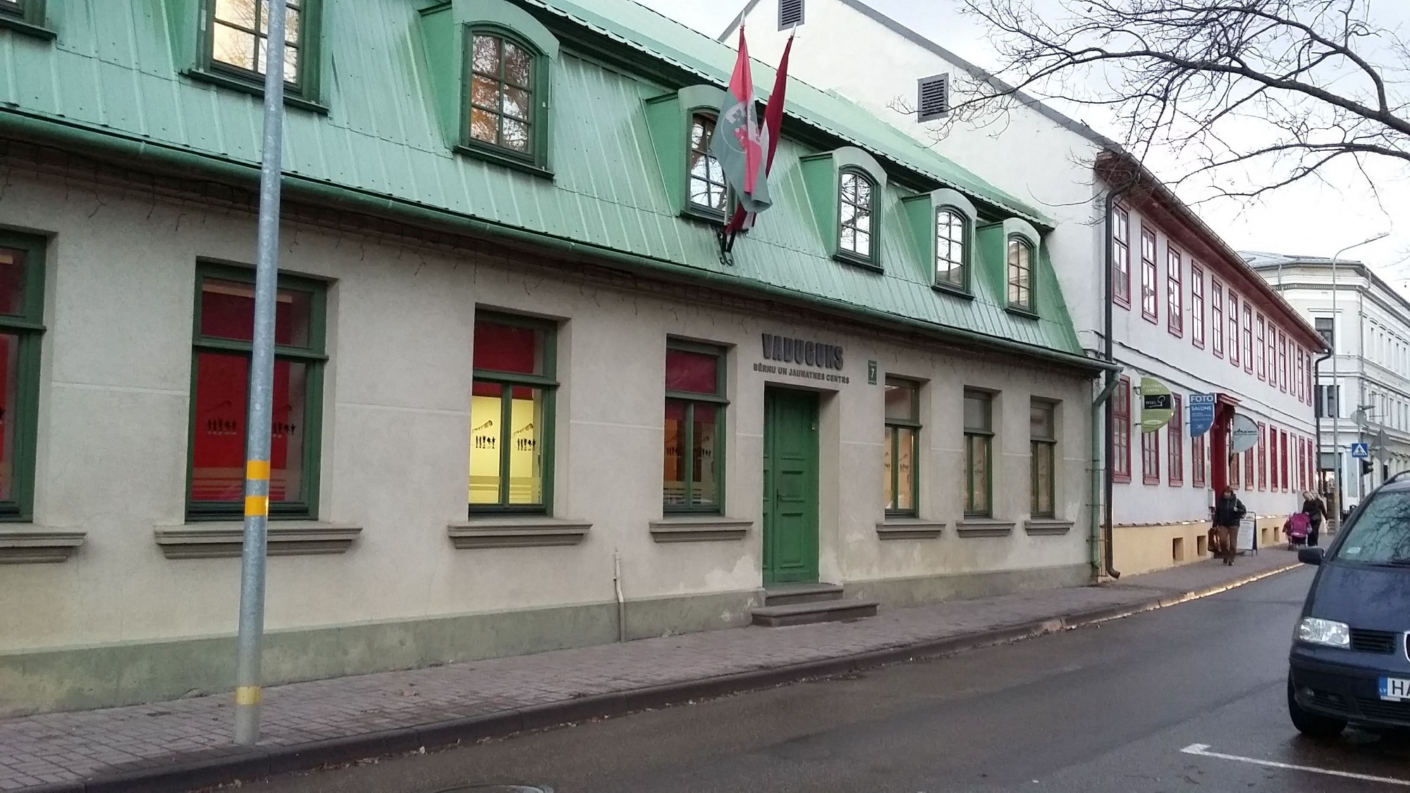 Pilsētā maina gājēju aizsargbarjeras; arī iepretim “Vadugunīm”