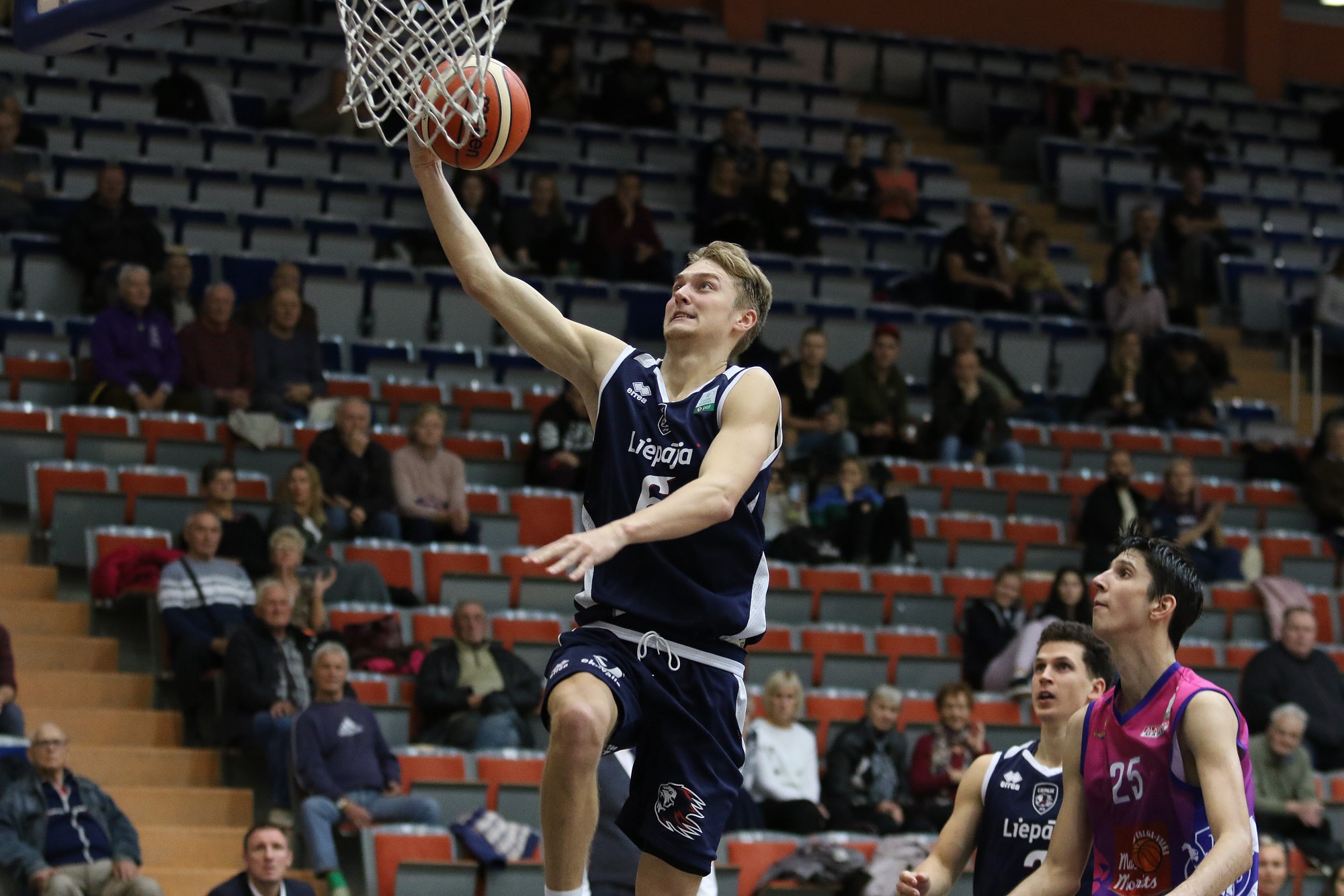 Šajā nedēļas nogalē basketbola komandas dosies pēc otrām uzvarām savā laukumā
