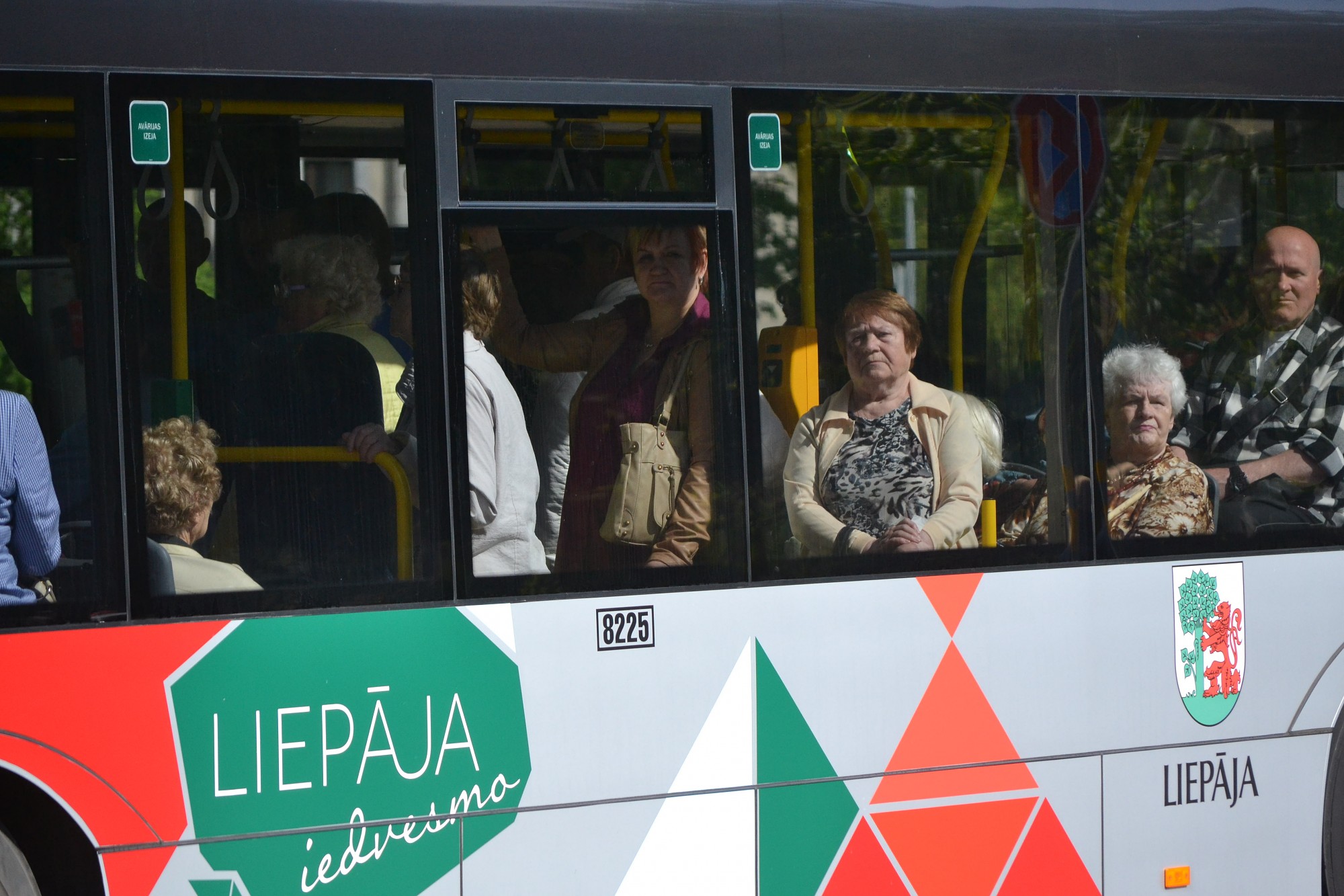 Aicina atsaukties satiksmes negadījuma aculieciniekus