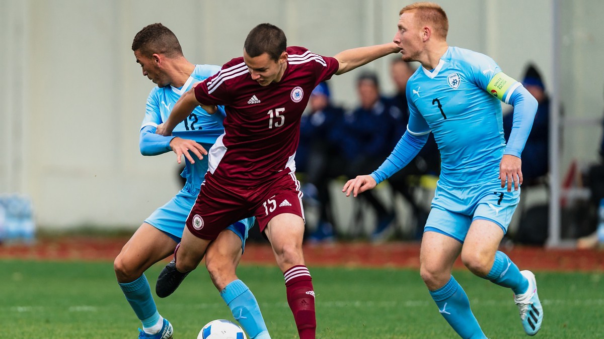 Zelmanis un Viļumsons velk izlasi elitē. Latvijas U19 futbolisti ar 6:0 sagrauj Moldovu