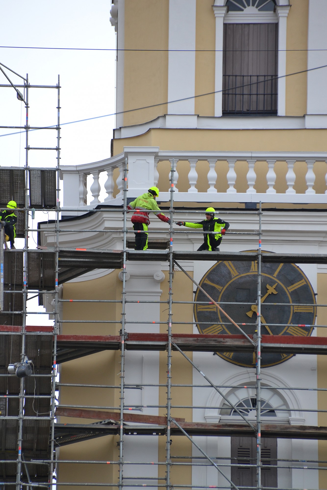 Katedrāles pulksteņa ciparnīcas restaurētas, mehānismam jāgaida