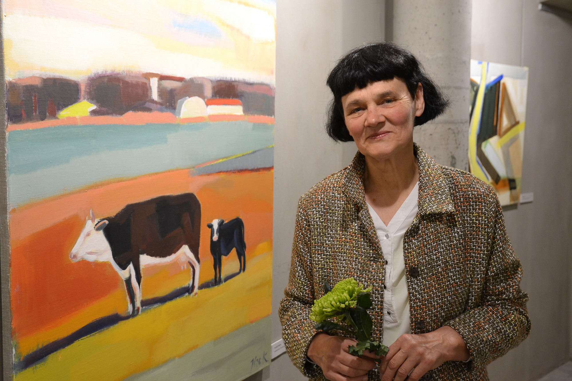 Apskatāma mākslinieces Ilzes Karlsones personālizstāde “Pietura Rudens”.