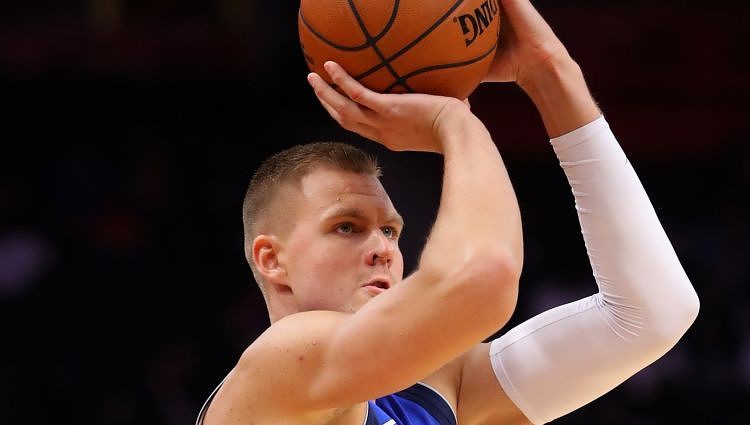 Porziņģim lielisks sniegums uzvarā pret “Clippers”
