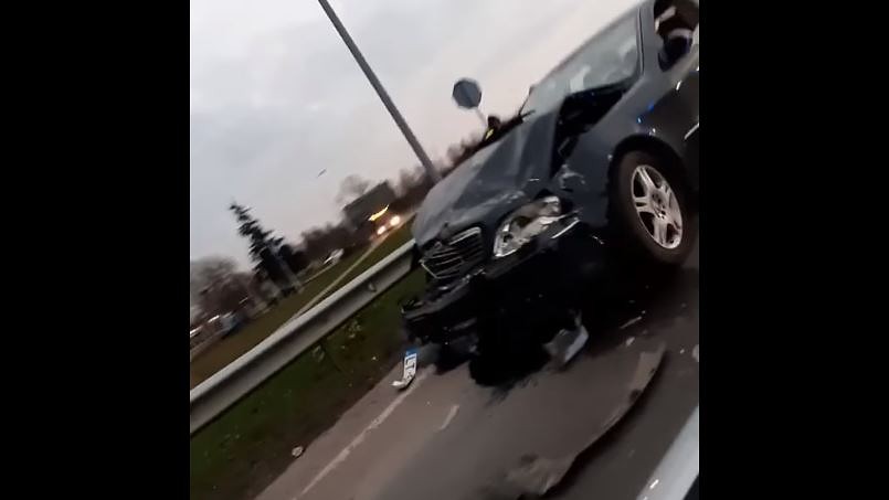 Divu automašīnu sadursmes Grobiņā un Liepājā