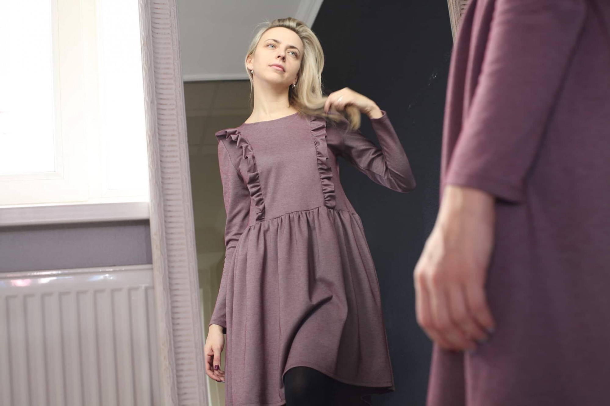 Mammām vienmēr patīk pucēties. Sandra Plostniece rada kleitas sievietēm, kas baro bērnu ar krūti