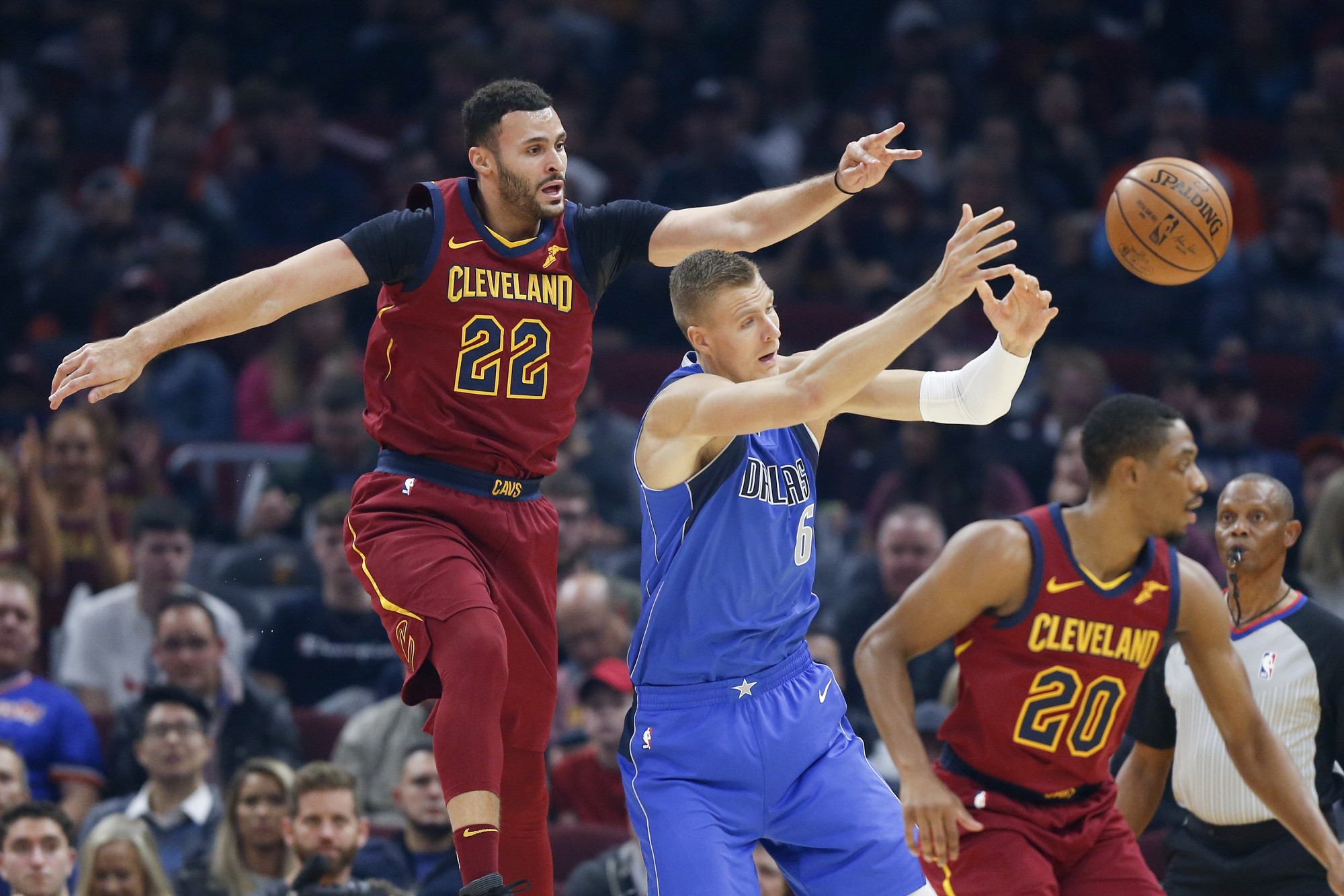 Porziņģis ar 6 blokiem un 18 punktiem palīdz “Mavericks” uzvarēt