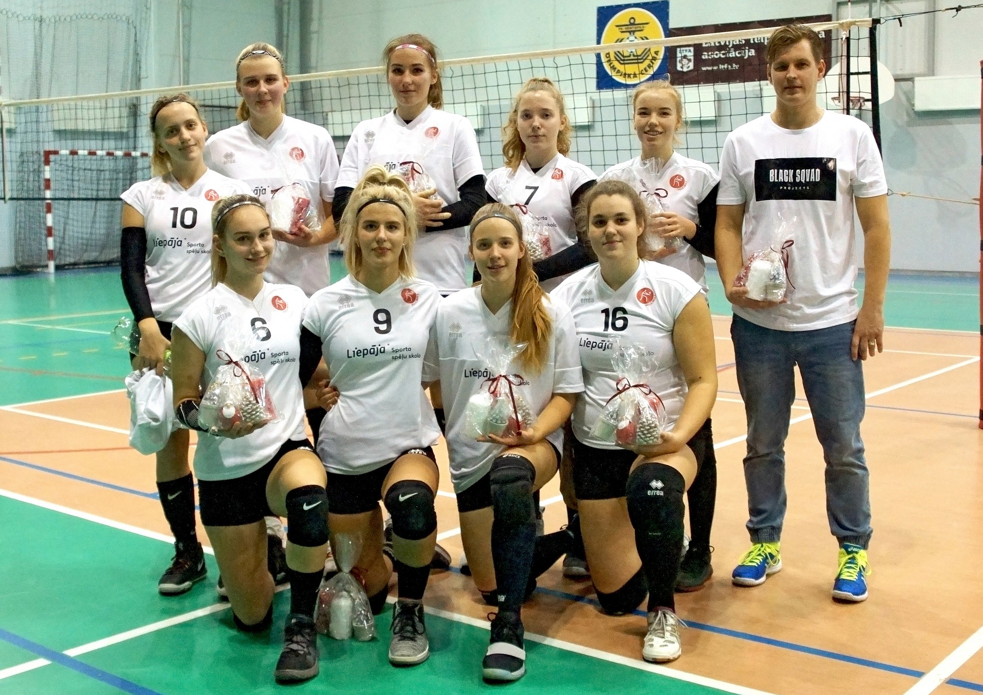 Liepājnieces piedalās Ventspils atklātajā volejbola turnīrā