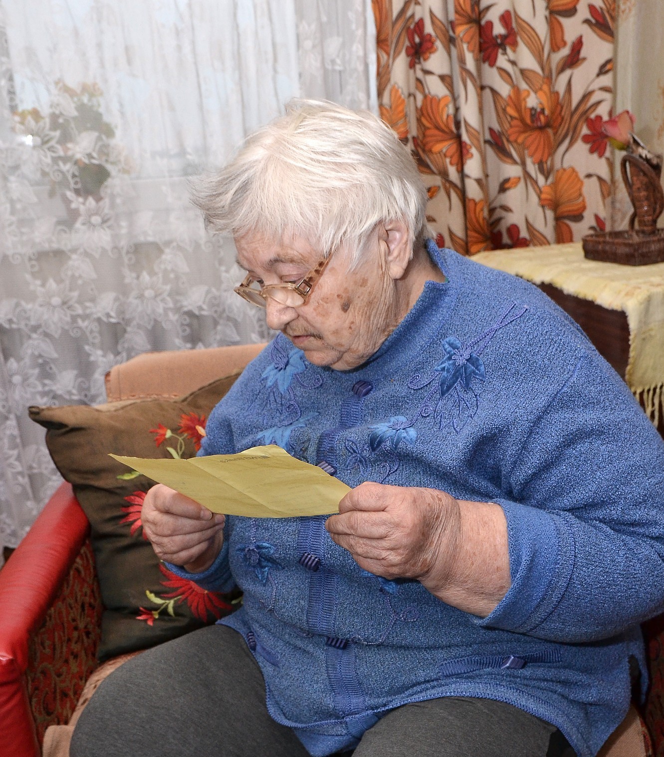 “Lai tā nauda sapūst!” Pensionāre par elektrību spiesta maksāt divreiz