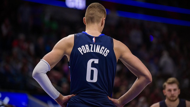 Porziņģim “double-double”; komanda izsēj 30 punktu pārsvaru