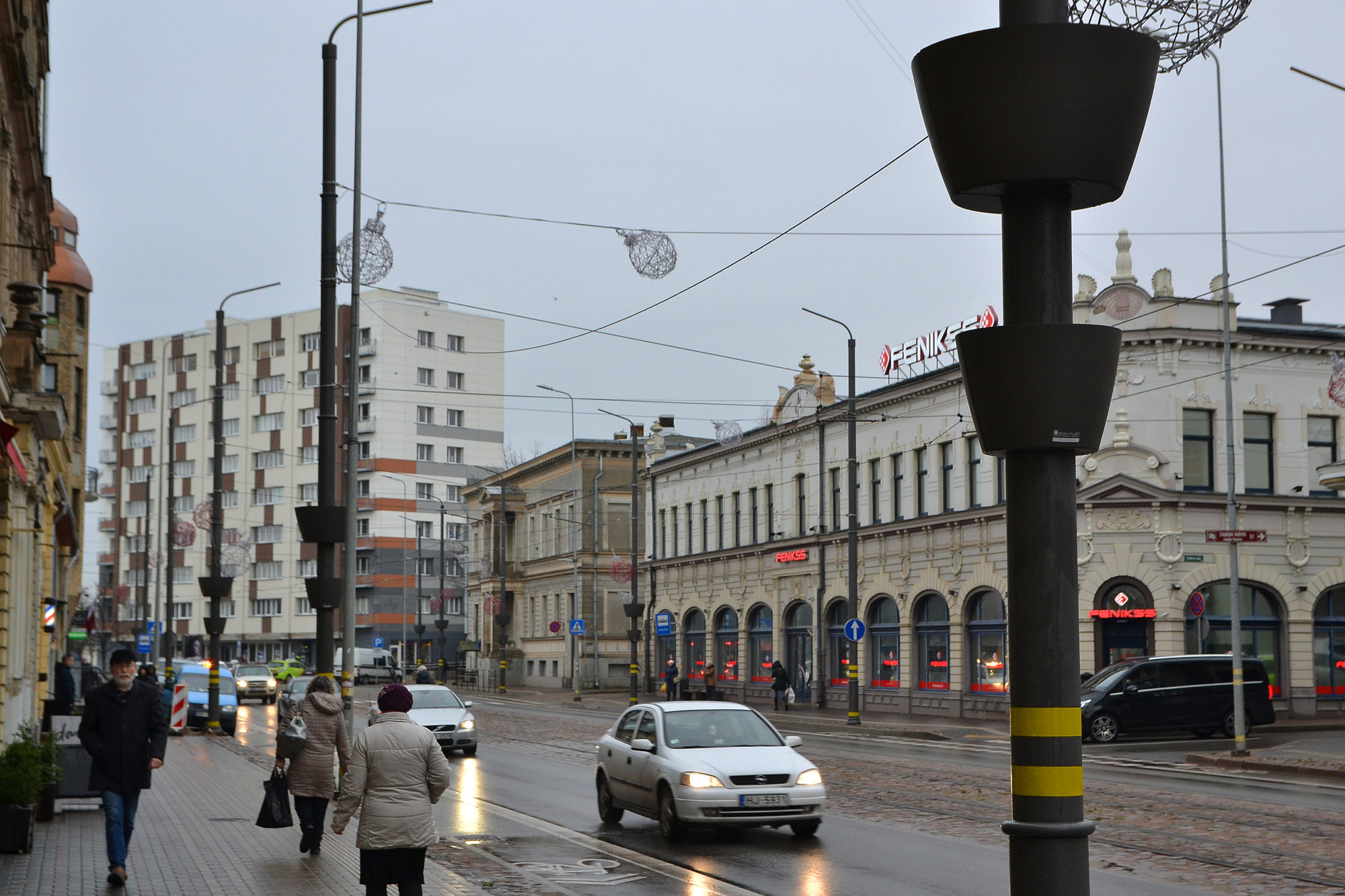 Lielajā ielā būs mazāk stabu
