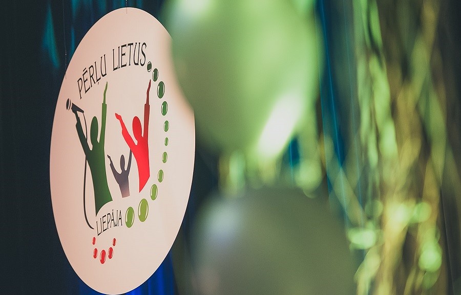 Aicina pieteikties bērnu un jauniešu vokālo ansambļu un solistu konkursam  ”Pērļu lietus”