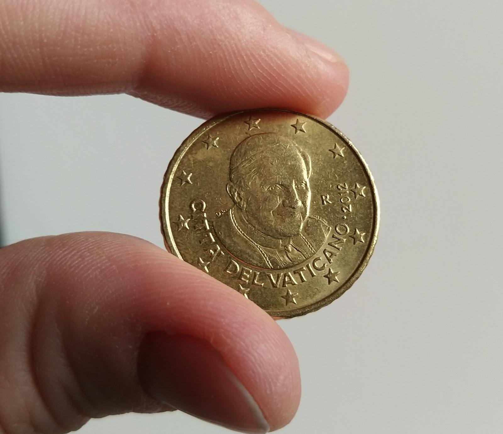 Liepājnieks tiek pie monētas ar pāvestu