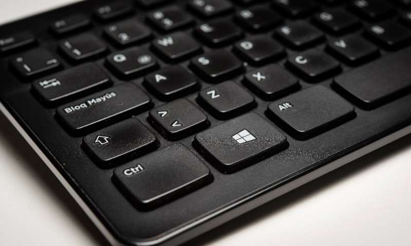 Policija aizturējusi un sākusi lietu pret vēl vienu viltus ziņu autoru