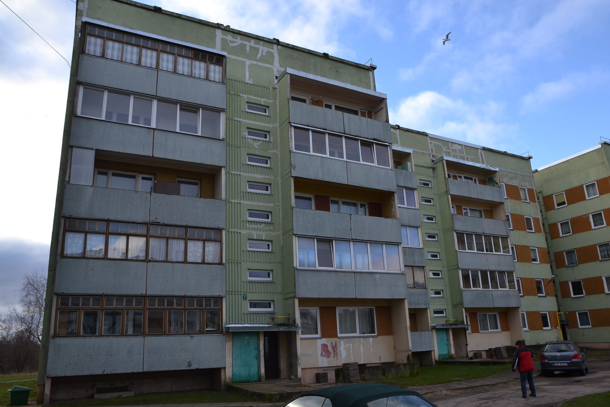 Aisteres ielā mājas likstās apsūdz “LNA”
