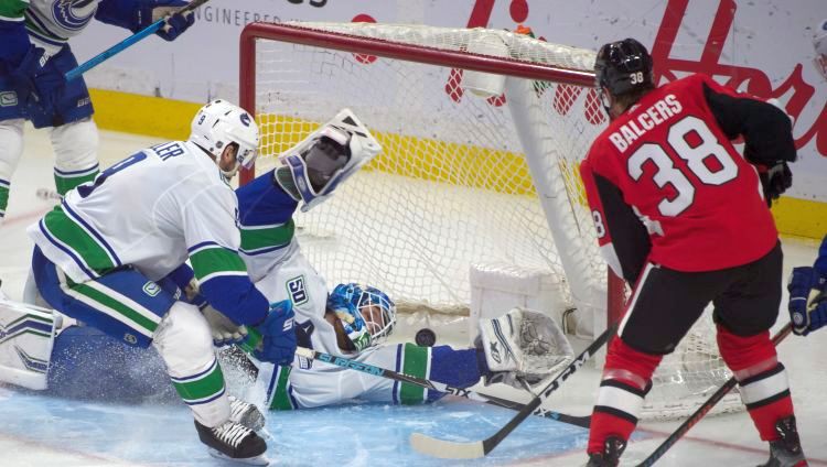 Balceram sezonas pirmie vārti NHL – iemesta uzvaras ripa pret “Canucks”