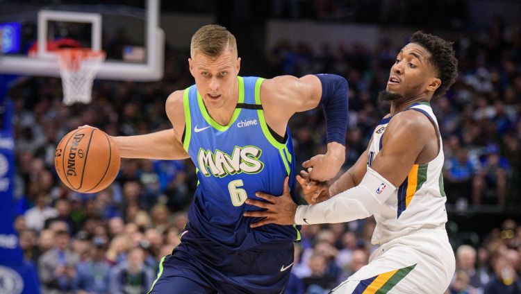 “Mavericks” ar Porziņģa 28 punktiem neatspēlē 23 punktu deficītu pret “Jazz”