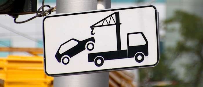 Ilgstoši stāvošas automašīnas Liepājā turpmāk evakuēs