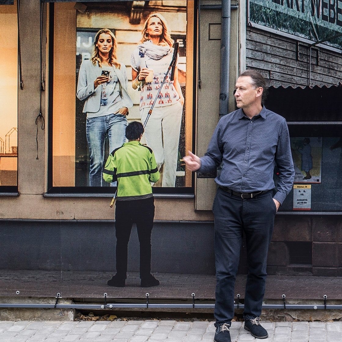 Aicina uz diskusiju ar fotogrāfu Jāni Deinatu