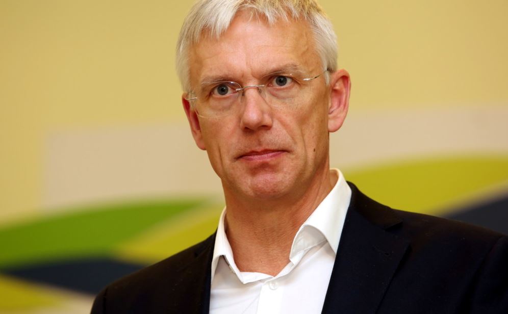 Kariņš no šodienas atrodas pašizolācijā