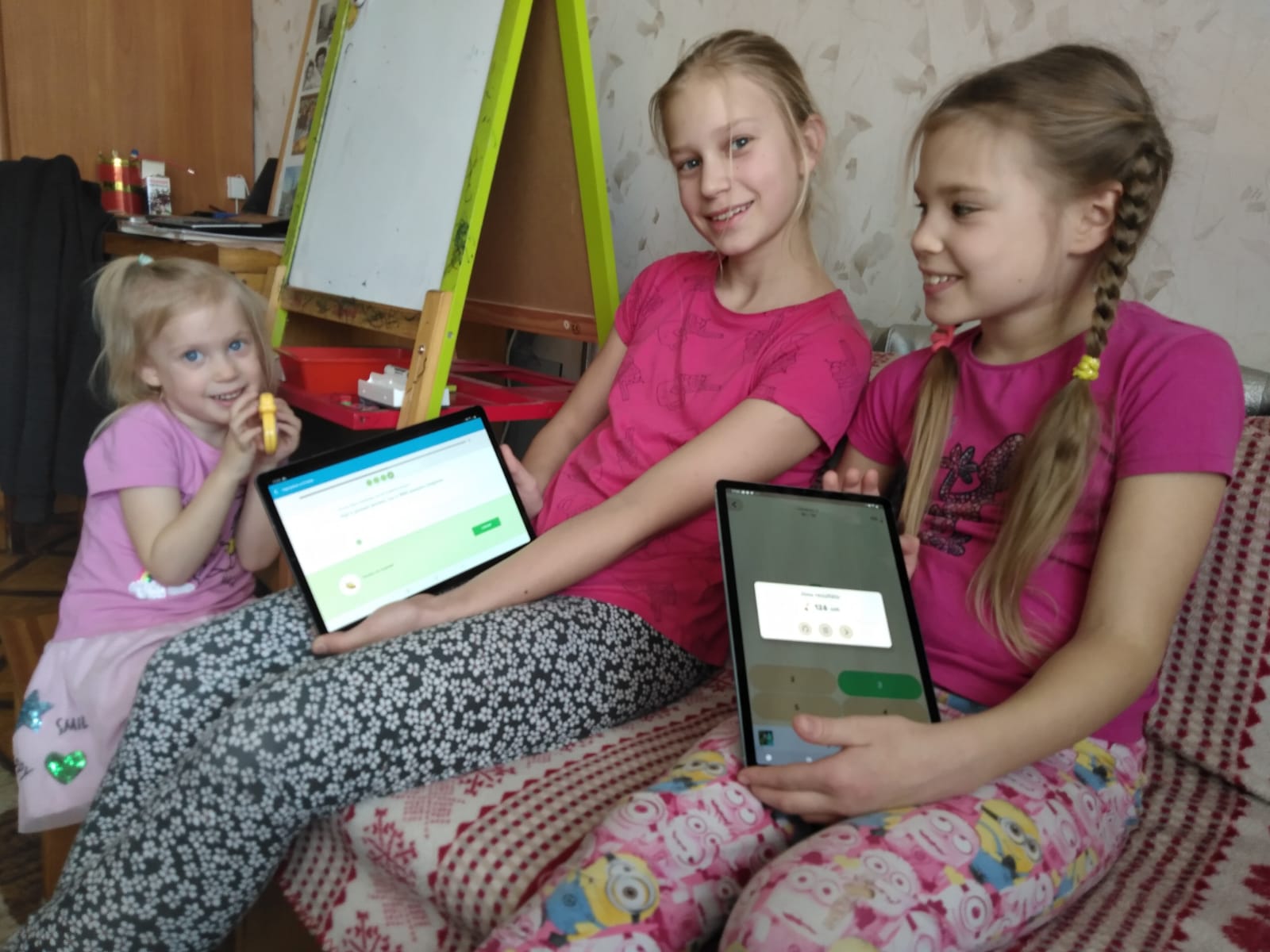Latvijas daudzbērnu ģimenes saņēmušas planšetdatorus no “Samsung”