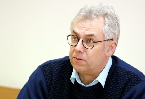Perevoščikovs: Iespēja inficēties ar Covid-19 sabiedriskajā transportā ir niecīga
