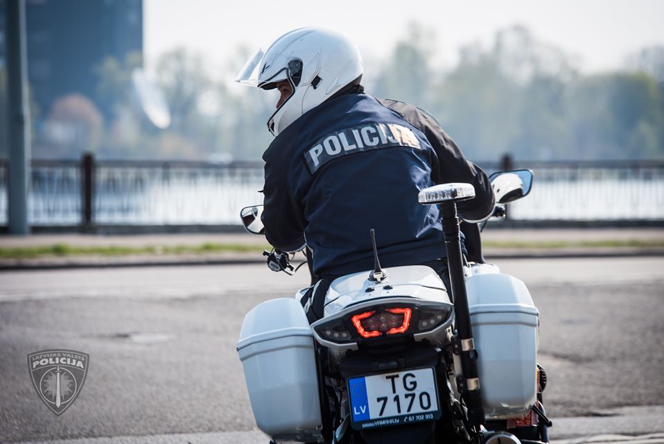 Satiksmē atgriežas motobraucēji un policijas motoekipāžas