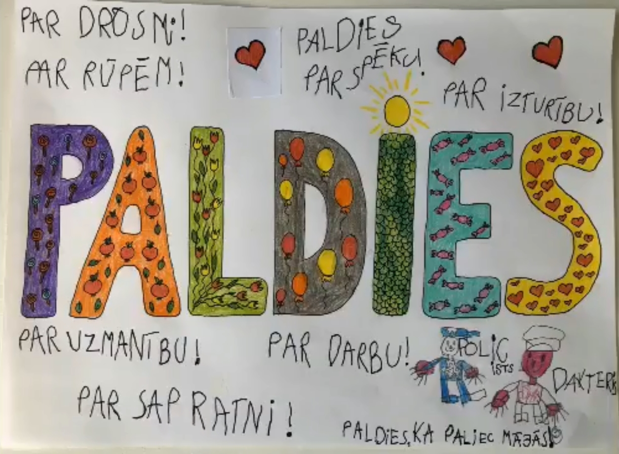 Dienas prieks: “Saulītes” audzēkņu un darbinieku sirsnīga pateicība mediķiem, policistiem un ugunsdzēsējiem