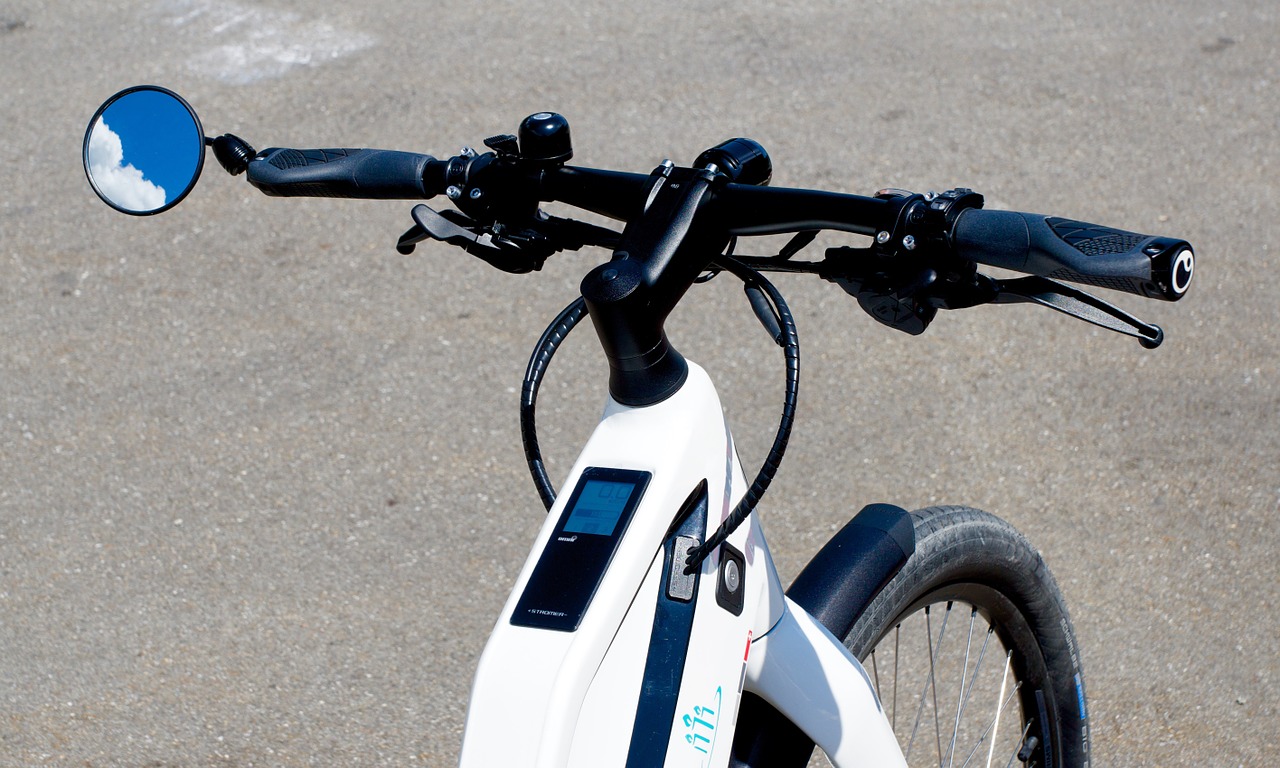 Nozog elektrisko velosipēdu 