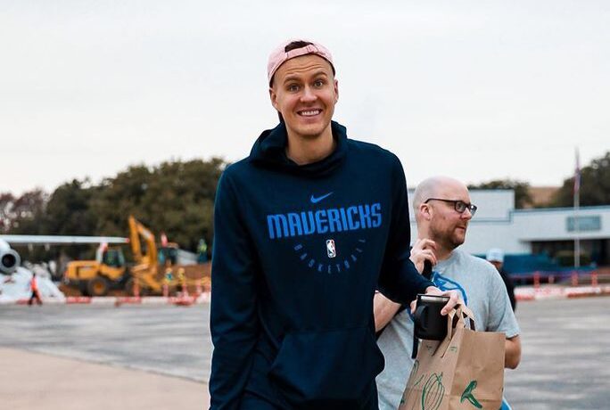 Kristaps Porziņģis ielido Liepājā pa tiešo no Dalasas