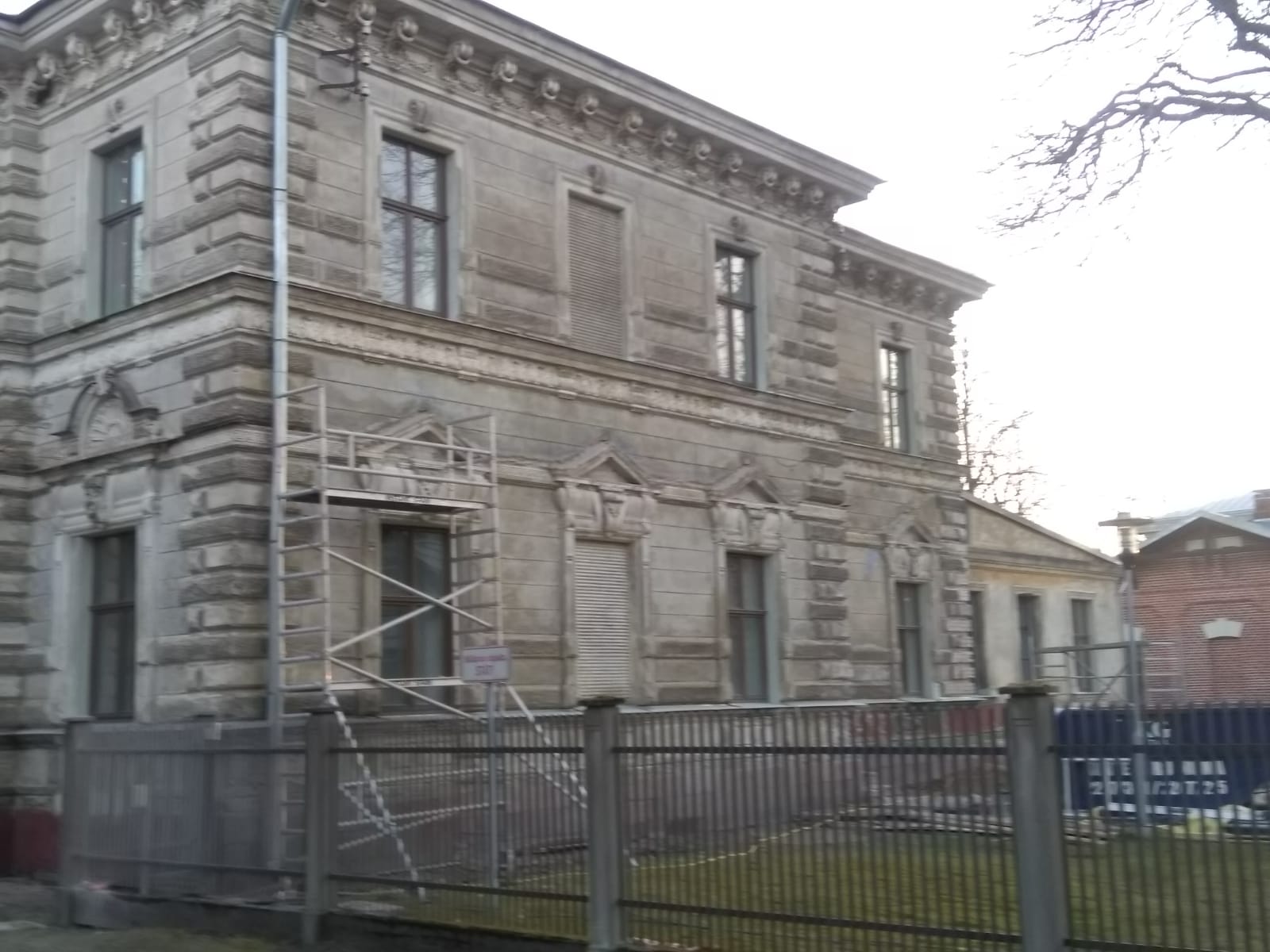 Atjauno ēku Jūras spēku mācību centra štābā