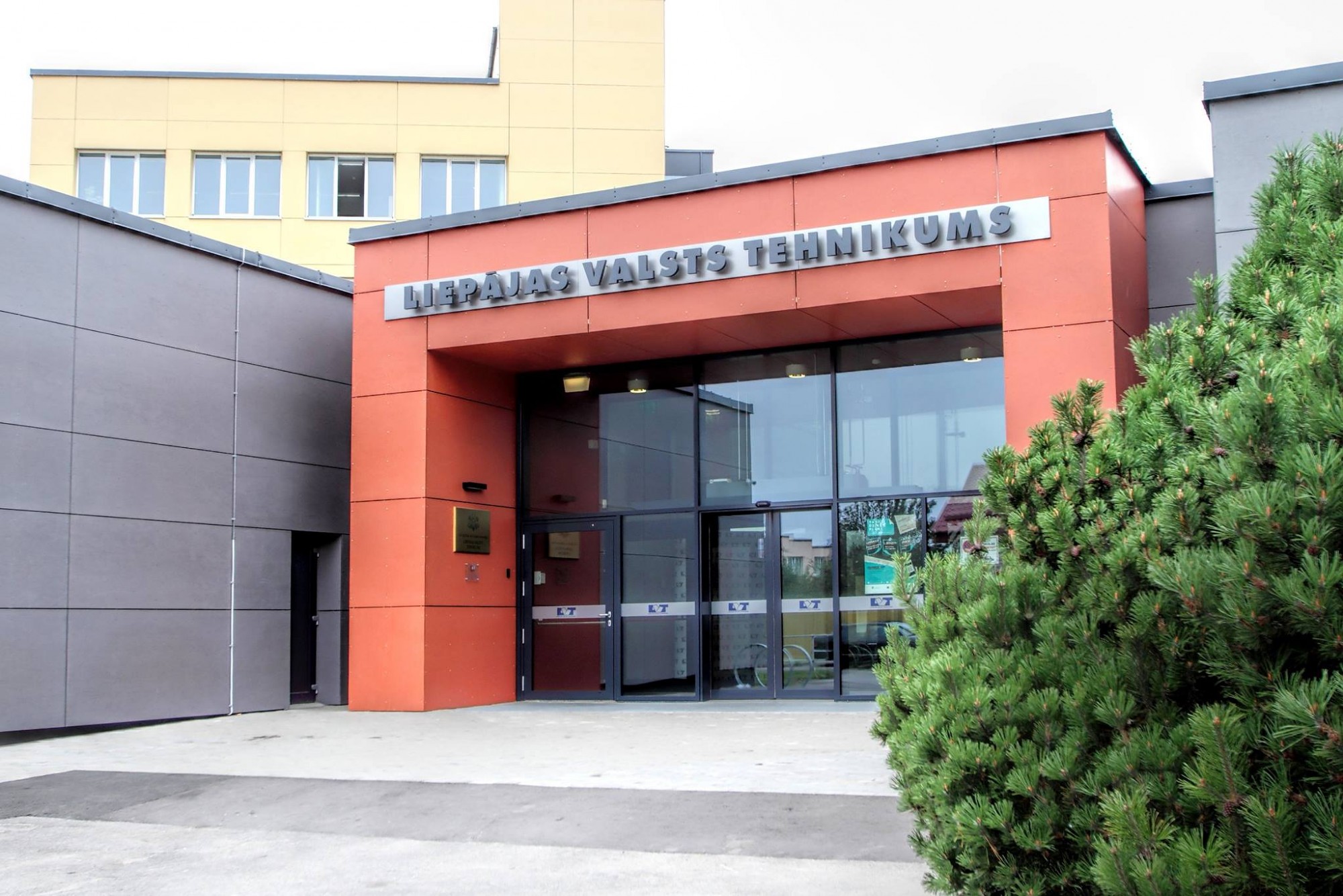 Liepājas Valsts tehnikums bez statusa PIKC, LMMDV pāriet uz MIKC