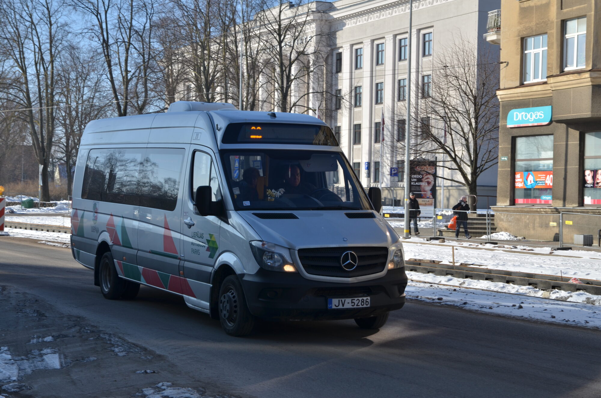 Autobusos lēnām pieaug pasažieru skaits