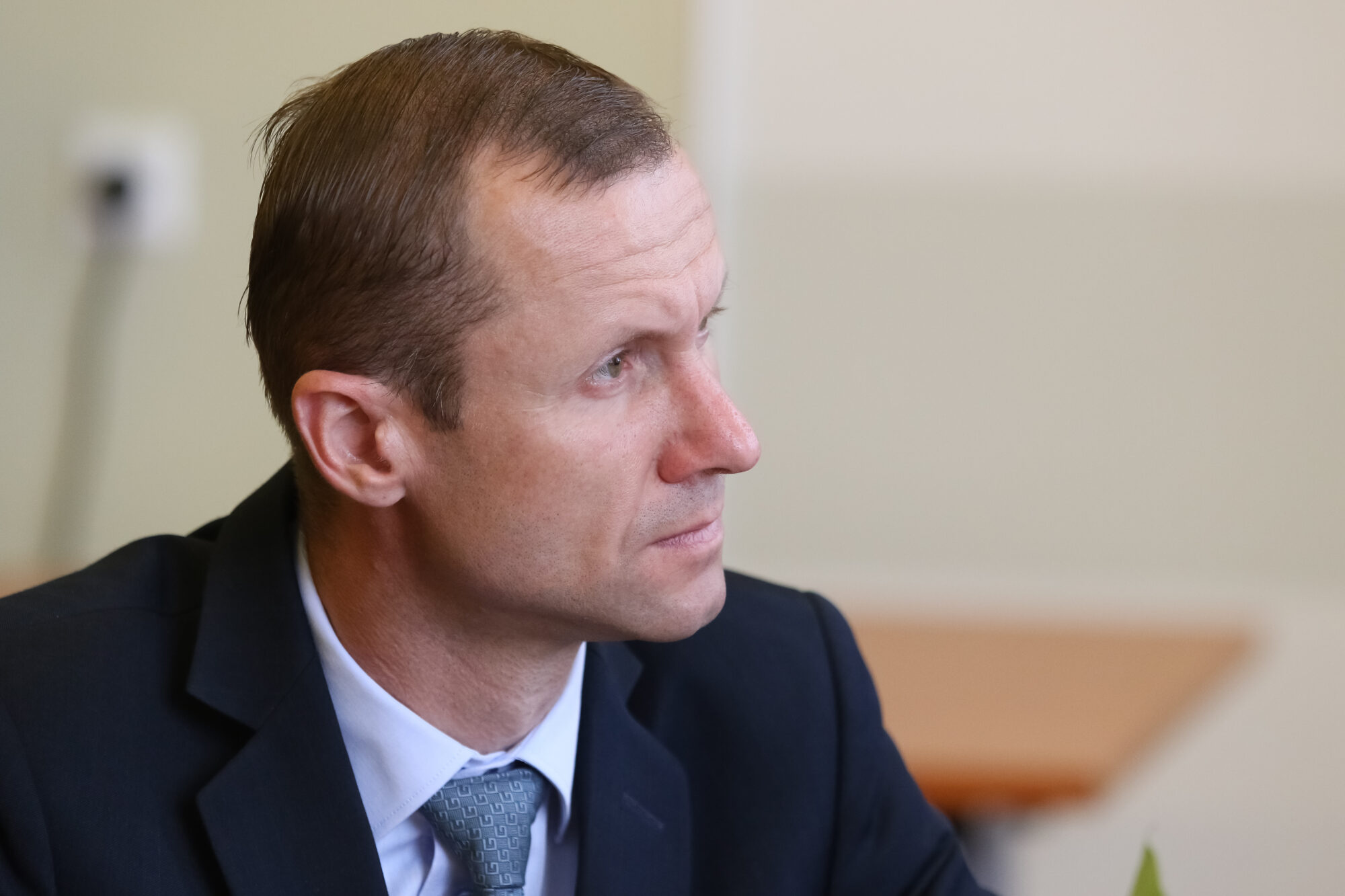 Direktora Ginta Ročāna cīņa par skolu deputāta krēslā