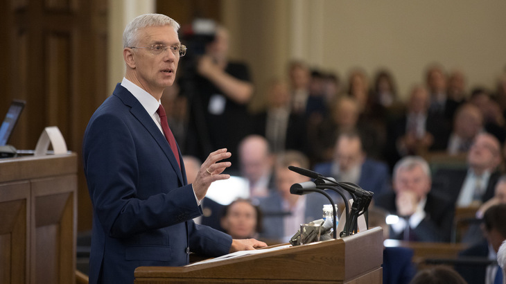 Kariņš: Varētu pieļaut pulcēšanos lielākam skaitam cilvēku, bet masveidīgus pasākumus tuvākā laikā varam negaidīt
