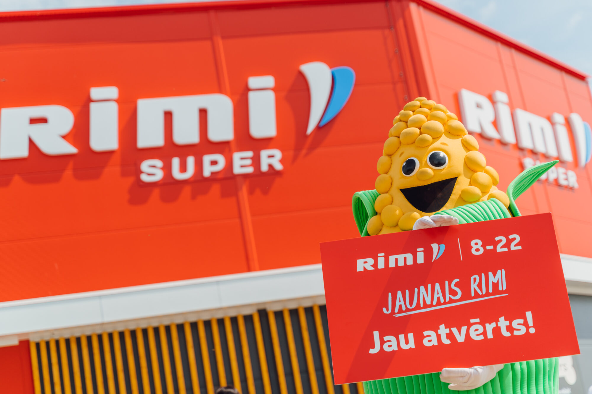 Durvis ver “Rimi” supermārkets Liepājā, Ziemeļu ielā
