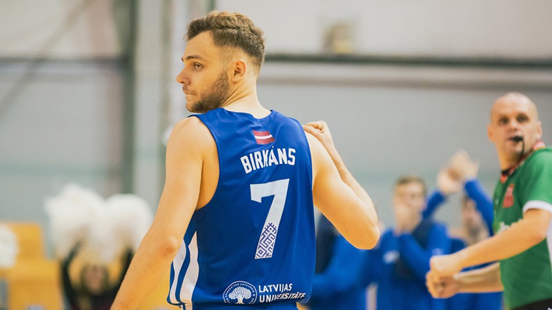 Jauniešu basketbola izlasēs spēlējušais Birkāns panācis divu gadu vienošanos ar “Liepāju”