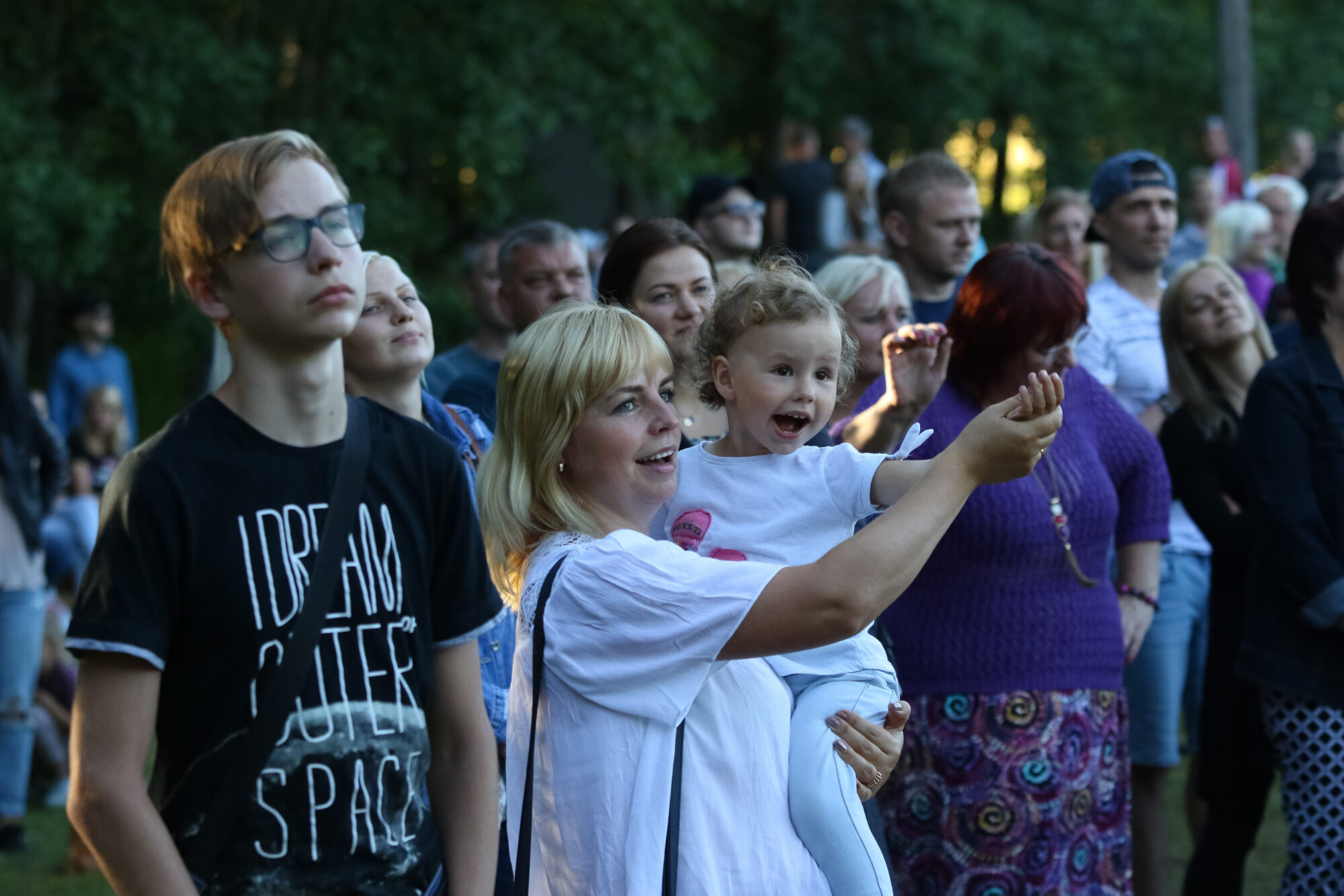 Medzes pagasta svētki nosvinēti ar “Dzelzs vilks” un “Cits kvartāls” uzstāšanos