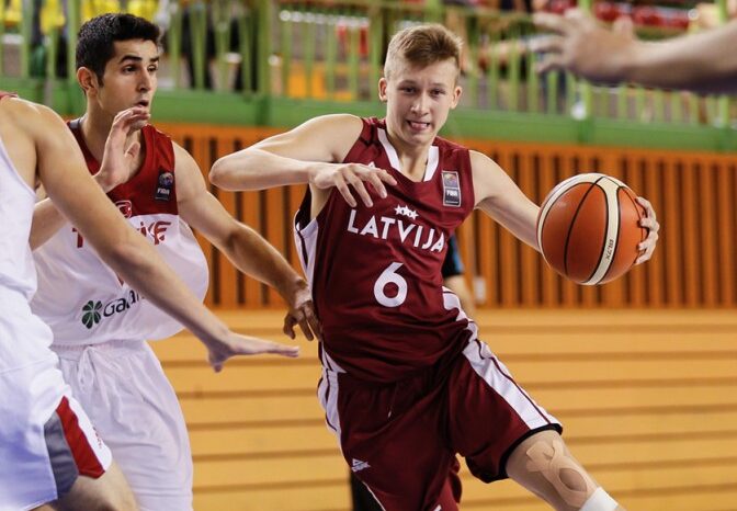 “Liepāja” papildina sastāvu ar Robertu Bērziņu