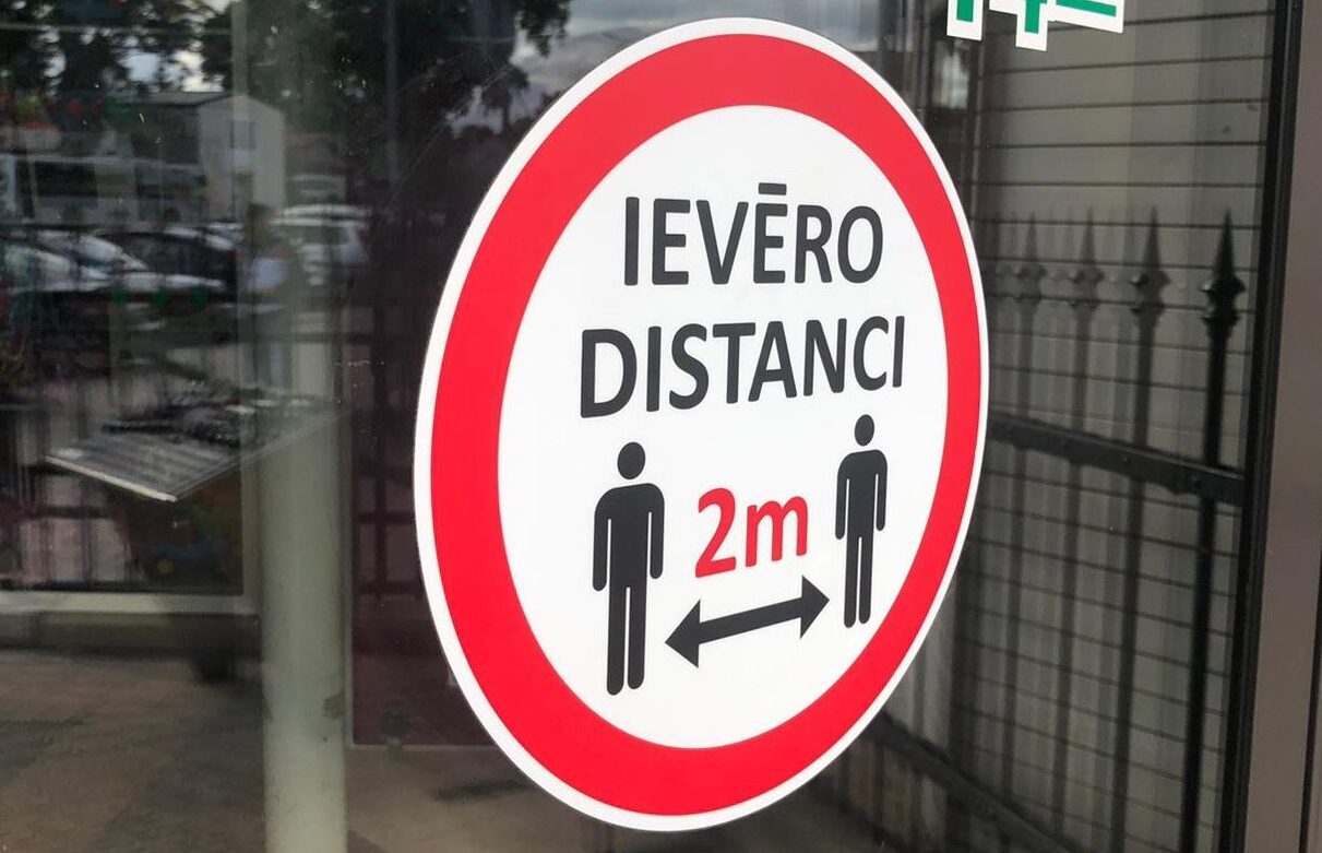Valsts policija Kurzemē uzsāk 30 administratīvo pārkāpumu procesus par ierobežojumu neievērošanu