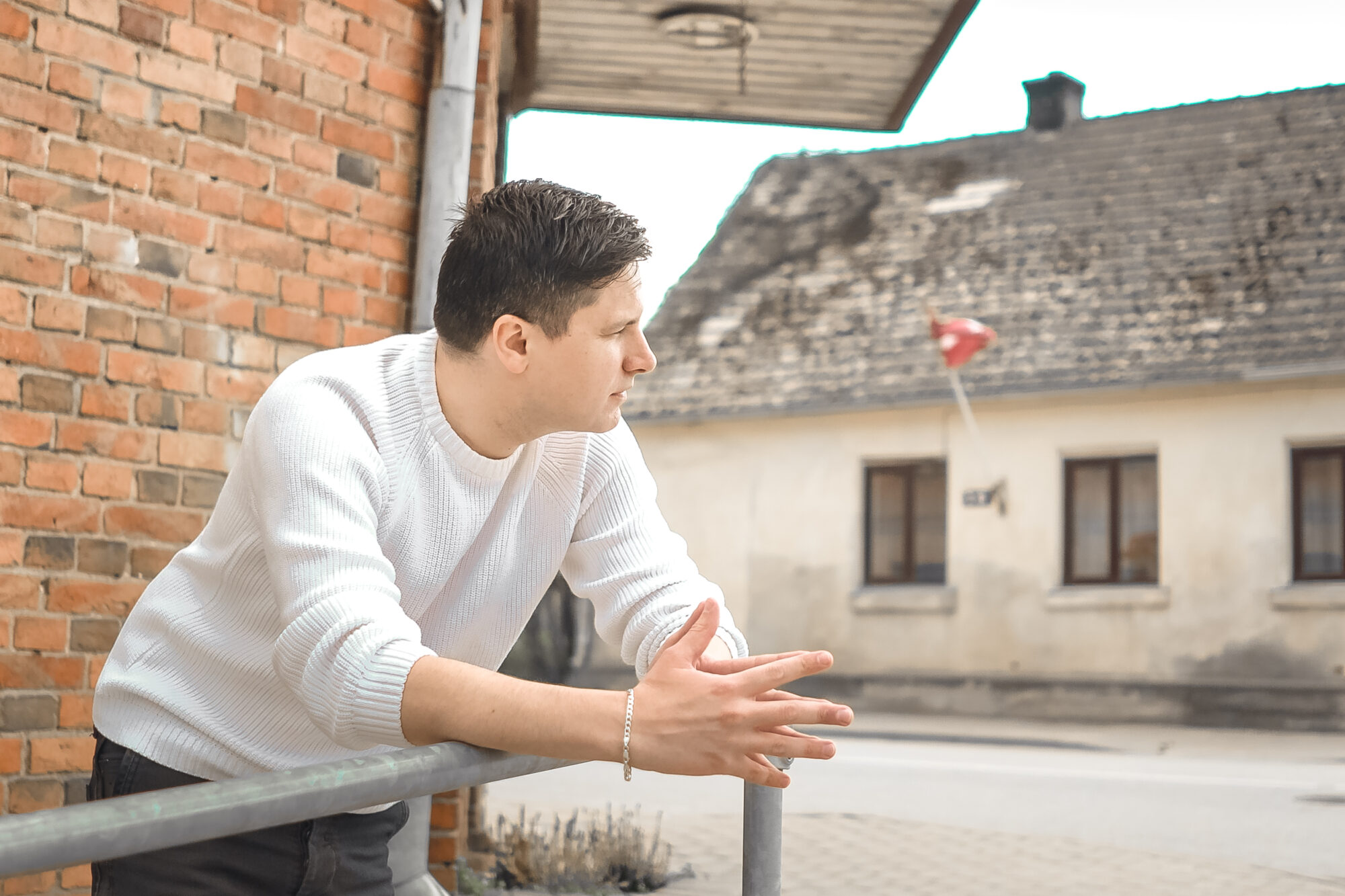 Andris Ērglis publicē videoklipu dziesmai ”Un tā vēl līdz rītam”