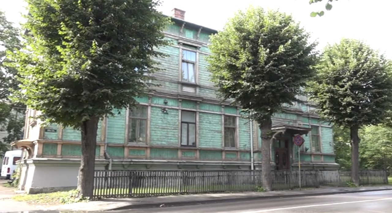 Izglītības pārvaldes māju pārdod par sākumcenu – 270500 eiro