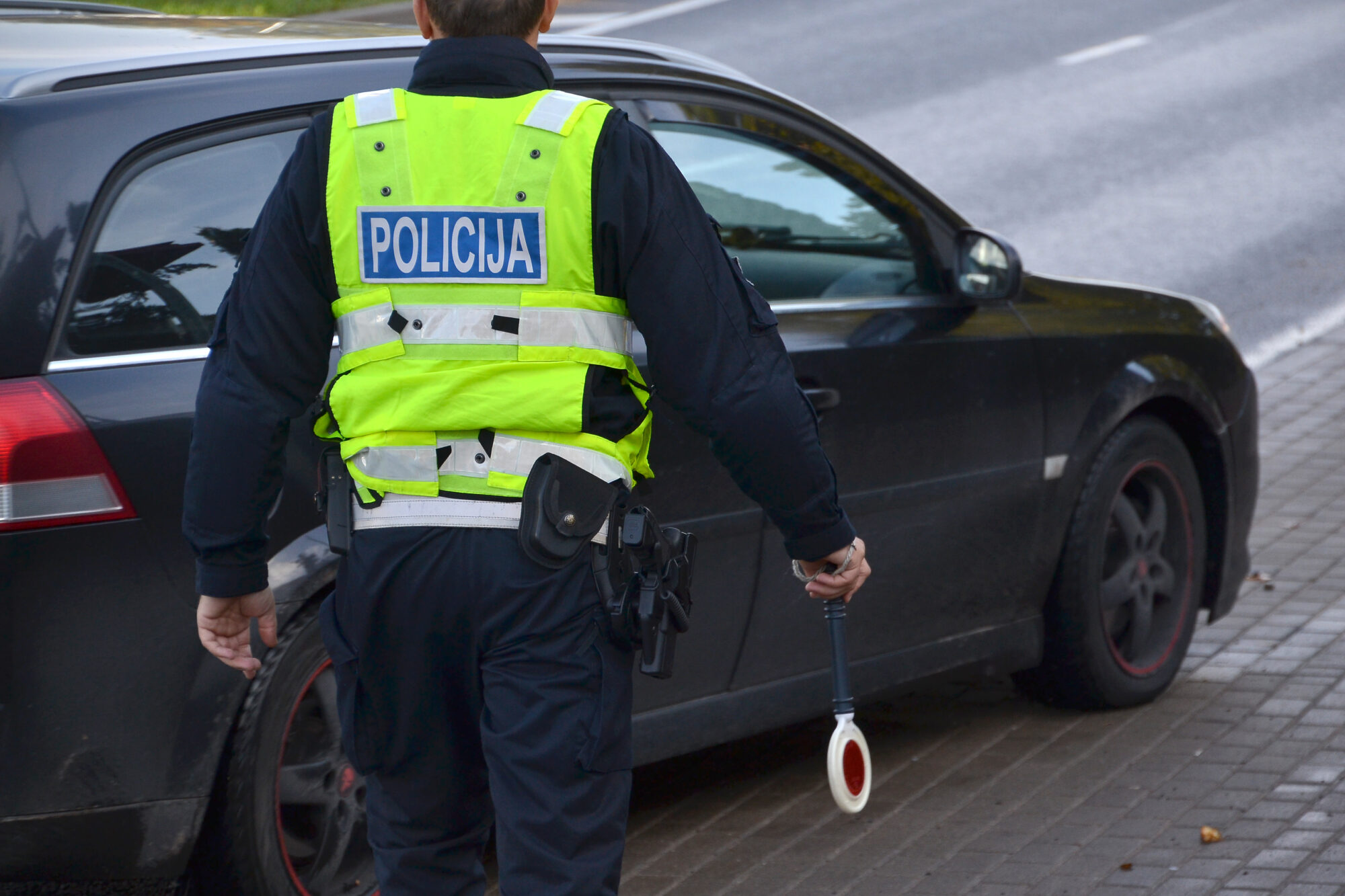Izmaiņas satiksmes noteikumu pārkāpējiem. Ja nevar nomaksāt sodu, jāgaida parādu piedzinējs?