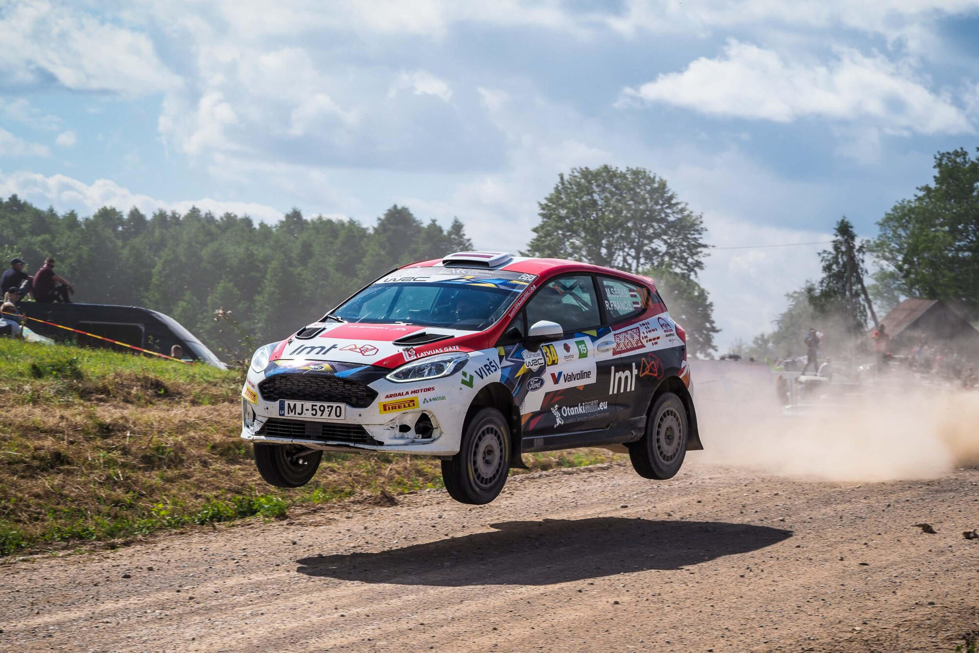 M.Sesks/R.Francis uzvar Latvijas rallija čempionāta pirmajā posmā 2WD klasē