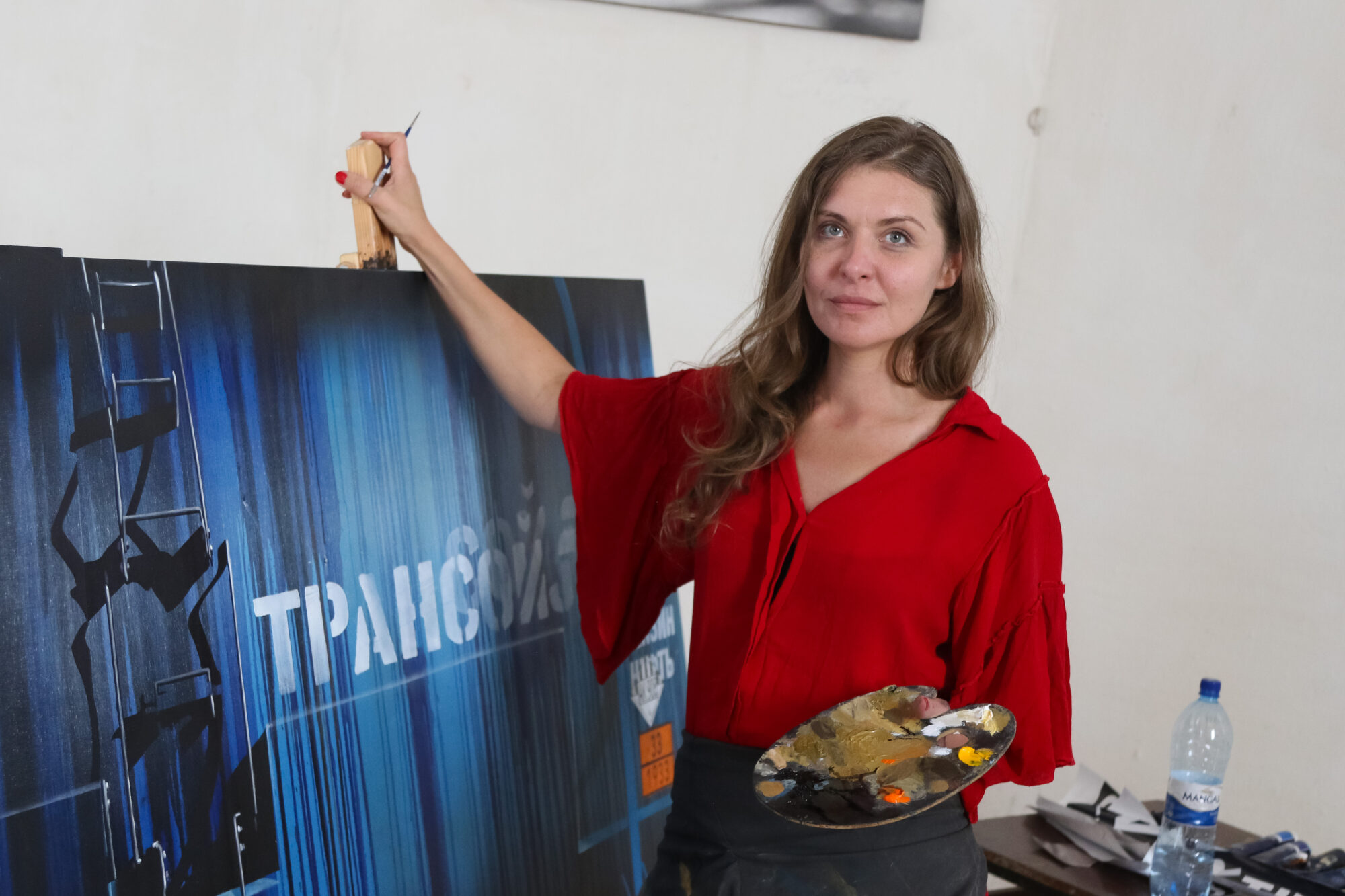 Vēl līdz augusta beigām Karostas ūdenstornī var aplūkot Agates Apkalnes grafikas