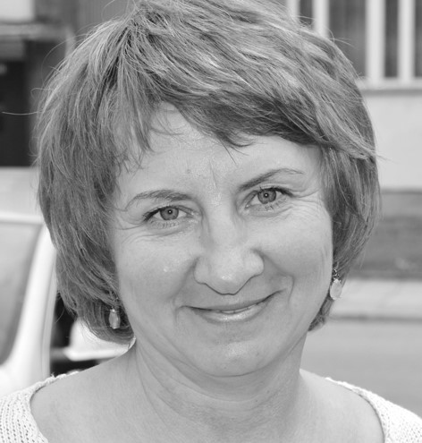 Viktorija Knese: “Protams, bez praktiskām nodarbībām peldēties iemācīties nevar”