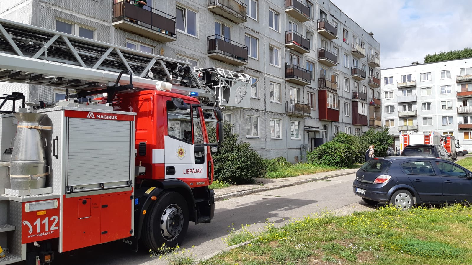 Pulkveža Brieža ielā piedeg ēdiens