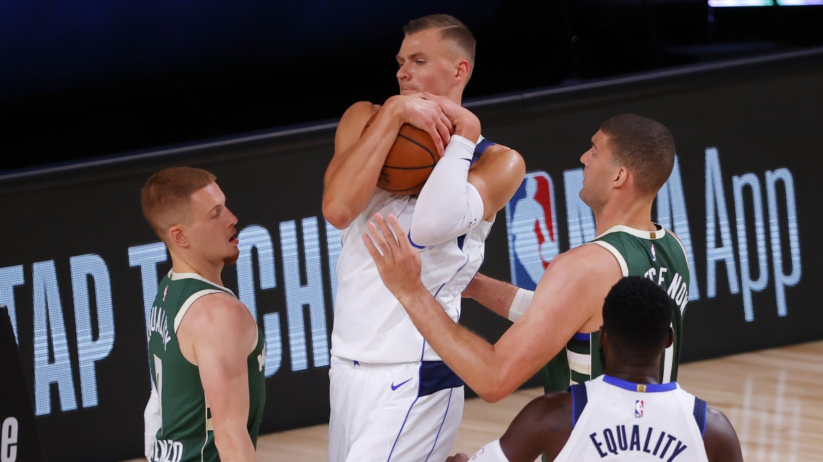 Porziņģim 26+11, “Mavericks” papildlaikā uzveic Adetokunbo un “Bucks”