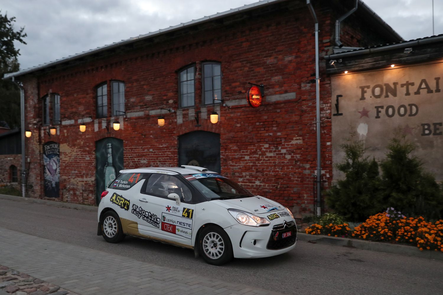 Rallija pilsētas Liepājas ielās notiks Rally Liepāja dalībnieku parāde