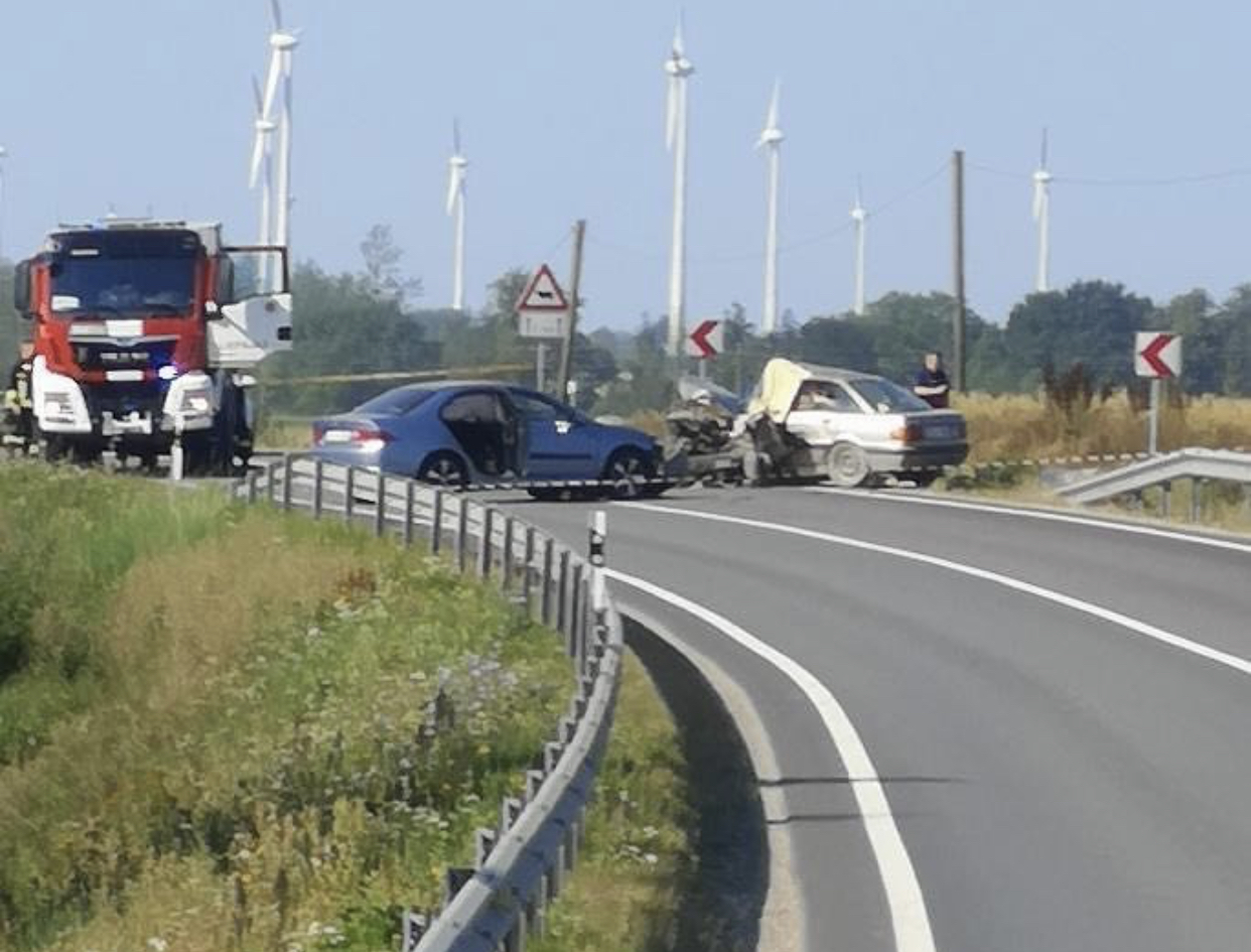 Avārijā uz Liepājas šosejas četri cietušie; satiksme atjaunota